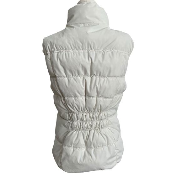 GAP White Puffer Vest - Picture 2 of 10